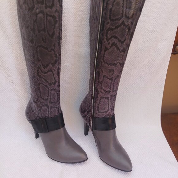 Embossed tall leather boots with 4" heel - Picture 1 of 8